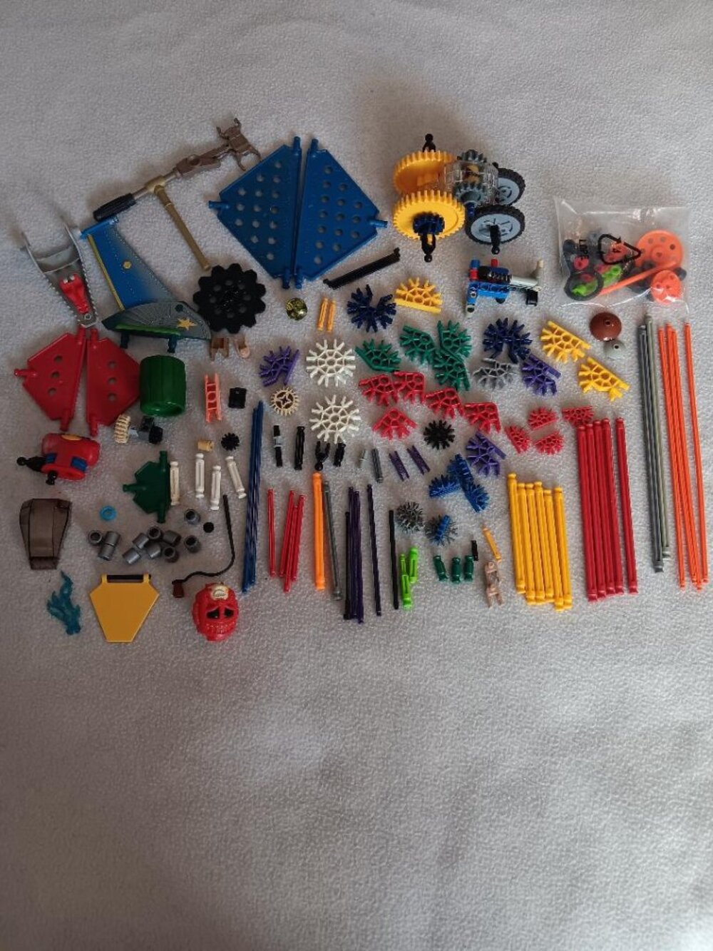 Over 150 Pieces K'nex Parts